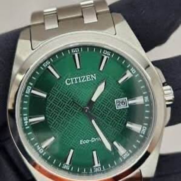 Citizen Peyten Eco-Drive BM7530-50X – Green Dial - Picture 2 of 3
